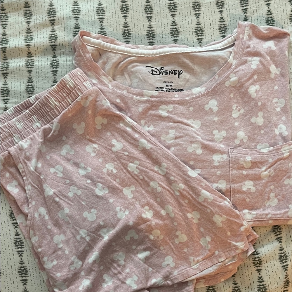 Disney Light Pink woman’s Mickey and Minnie Pajama Set